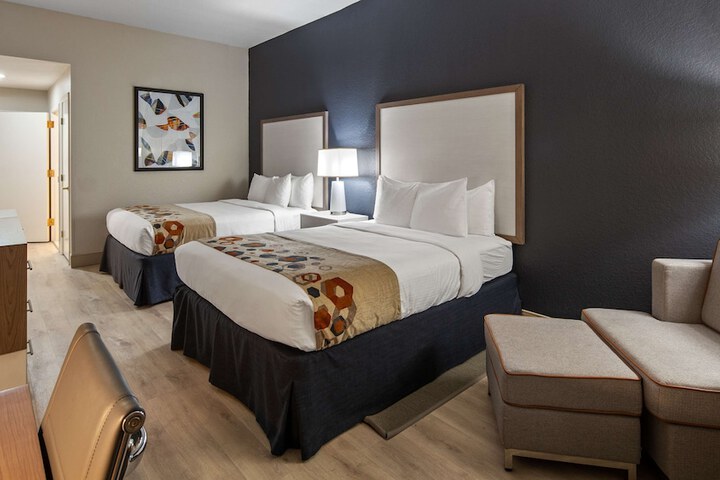 Room 8 of 29