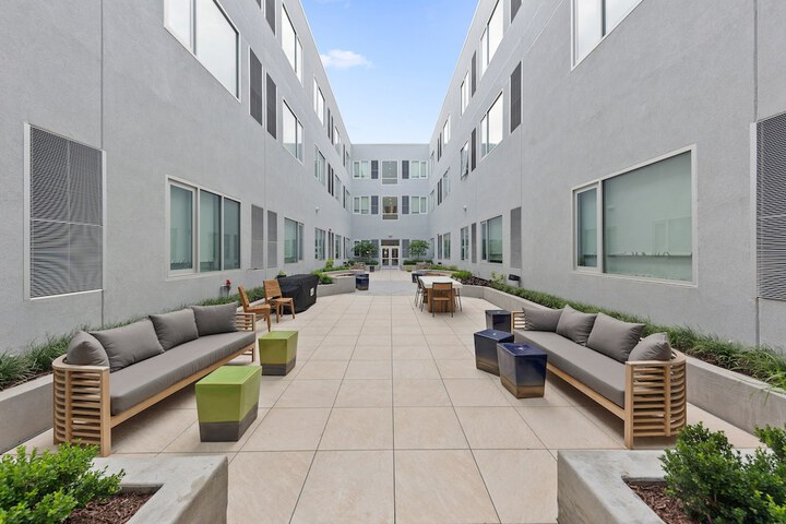 Terrace/Patio 67 of 72