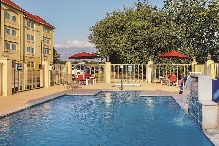 La Quinta Inn & Suites by Wyndham Dallas - Hutchins