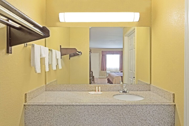 Room 12 of 21