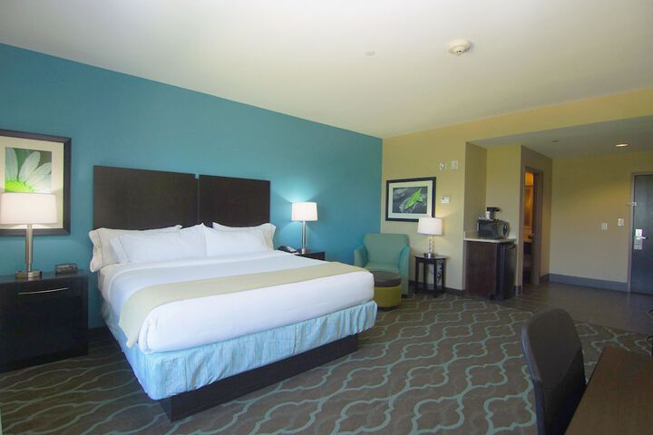 Room 28 of 48