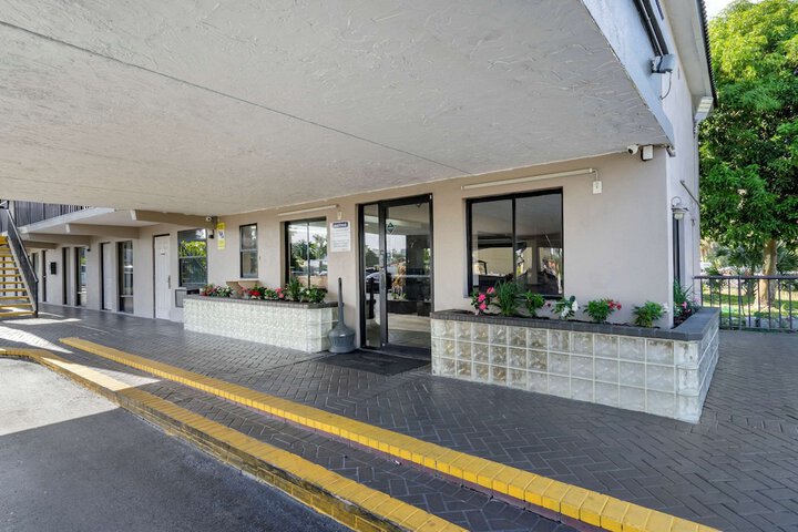 Hotel 3 of 27