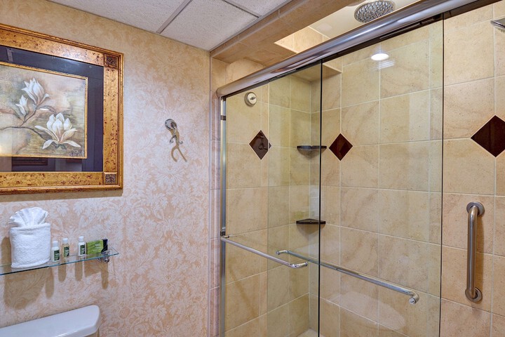 Room 14 of 80