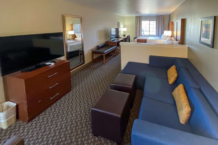 Comfort Inn & Suites Midtown