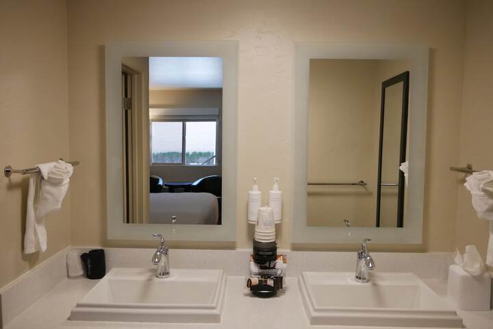 Room 16 of 37