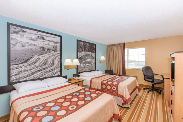 Room 6 of 17
