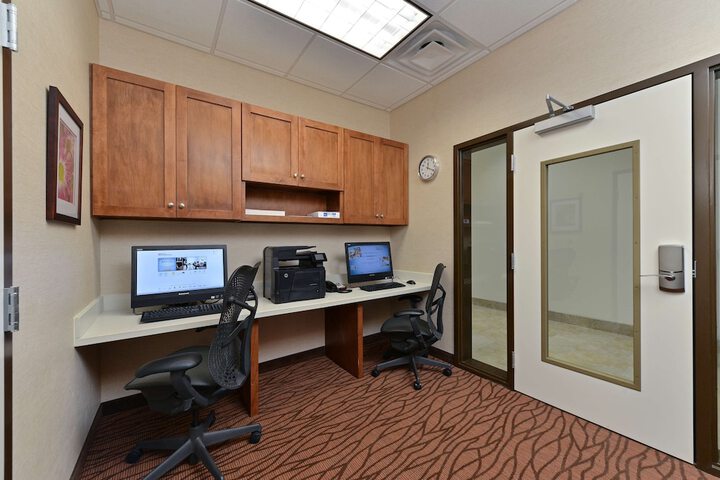 Business Center 38 of 38