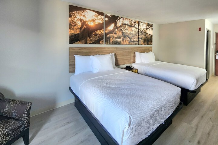 Room 9 of 19