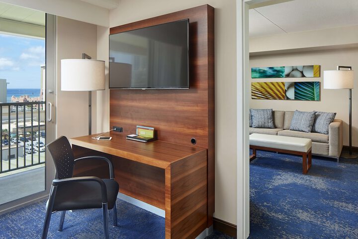 Room 70 of 98