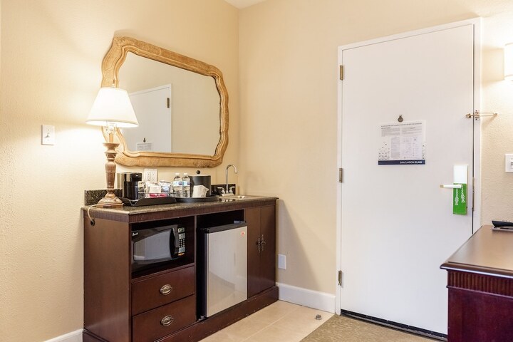 Room 22 of 40