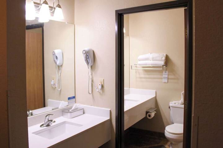 Room 26 of 40
