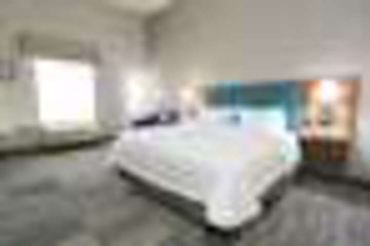 Room 144 of 200
