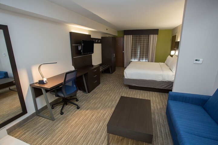 Room 33 of 75