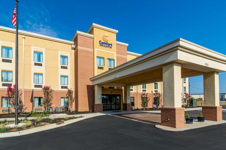 Hotel 6 of 71