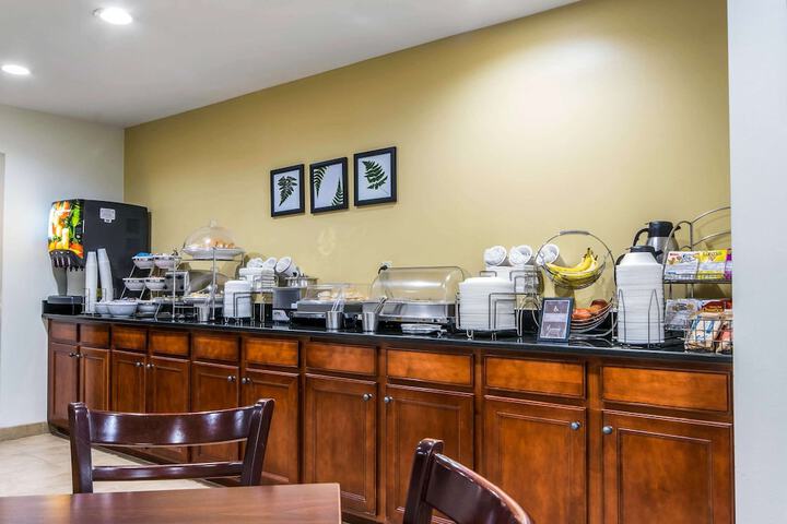Breakfast/Coffee Service 27 of 35