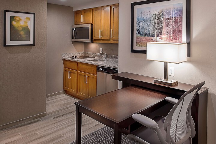 Room 25 of 42