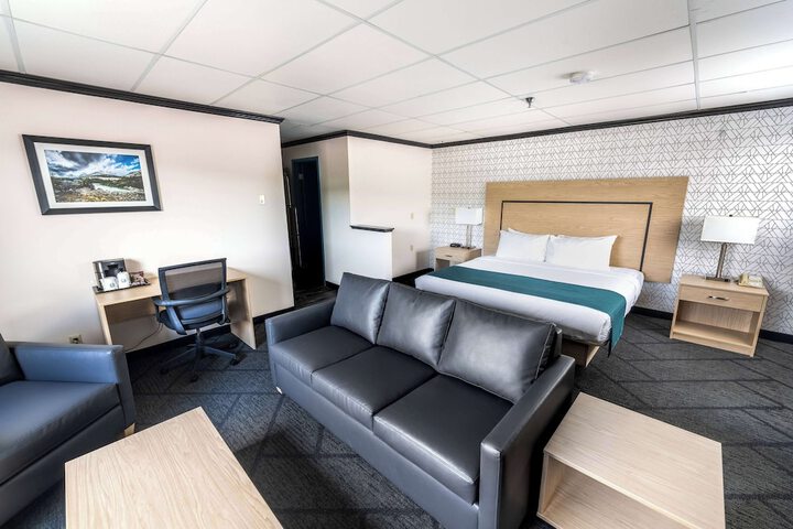 Room 7 of 28