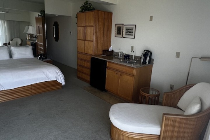 Room 53 of 76