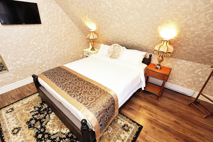 Room 151 of 252