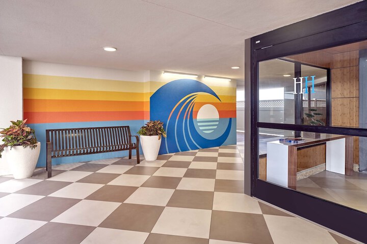 Henlopen Oceanfront Hotel