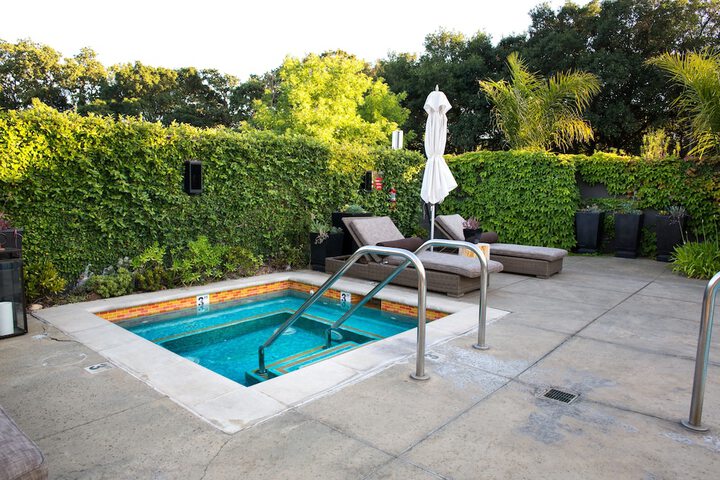 Pool 4 of 42