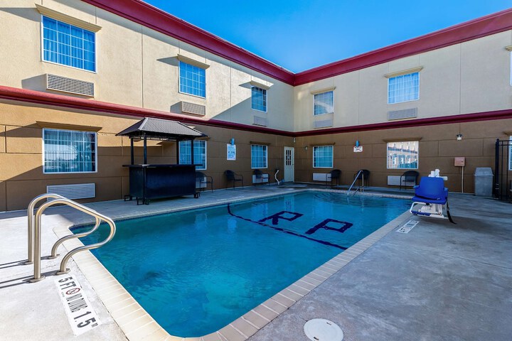 Pool 7 of 32