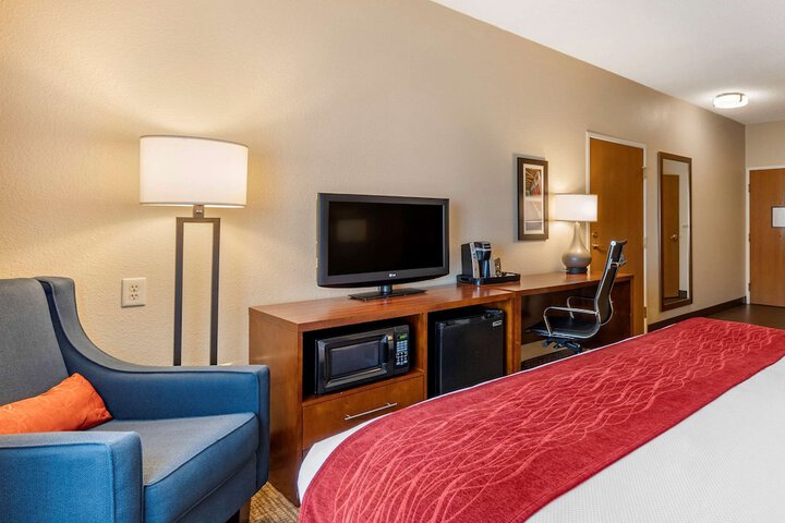 Room 33 of 62