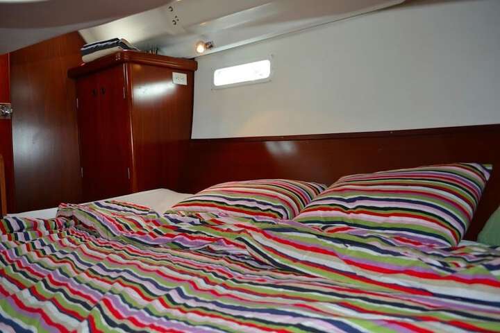 Room 5 of 18