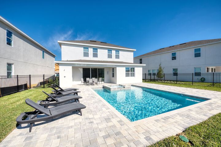 Pool 55 of 705