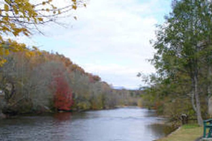 Riverbend Lodging