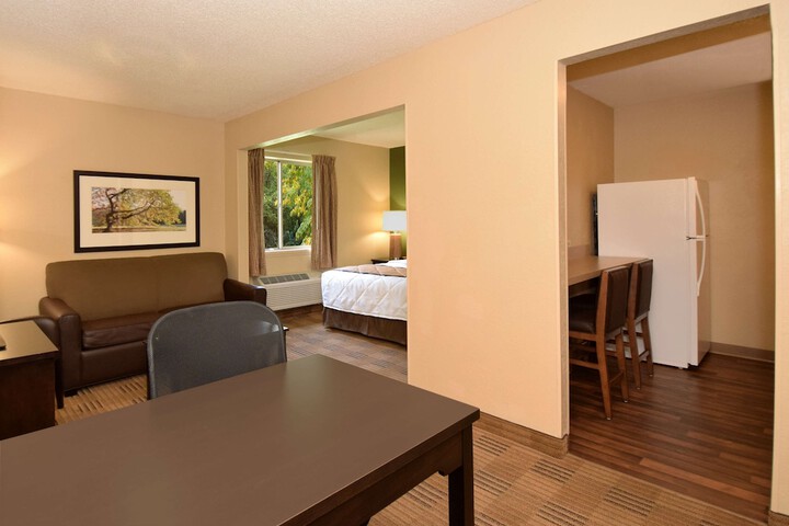 Extended Stay America Select Suites St. Louis Earth City