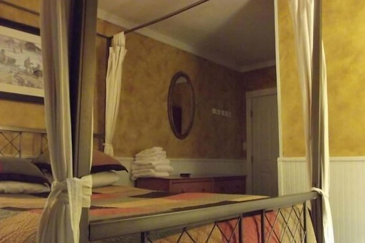 Room 16 of 27