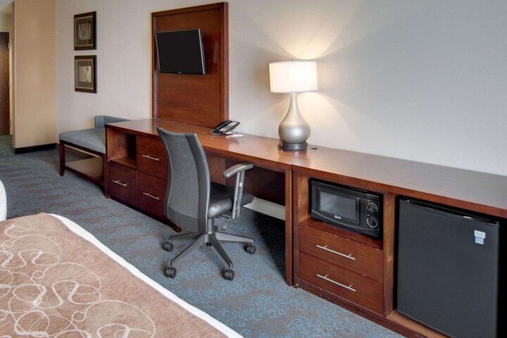 Room 11 of 27