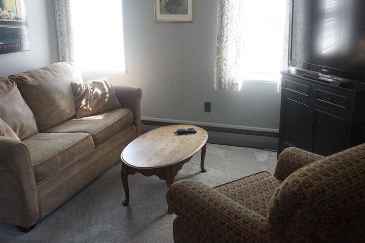 Room 13 of 33