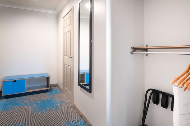 Room 53 of 79