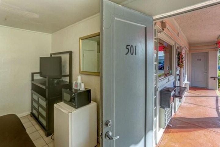 Room 41 of 72