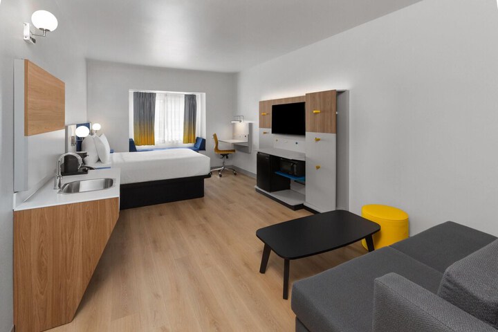 Microtel Inn & Suites by Wyndham Baton Rouge Airport