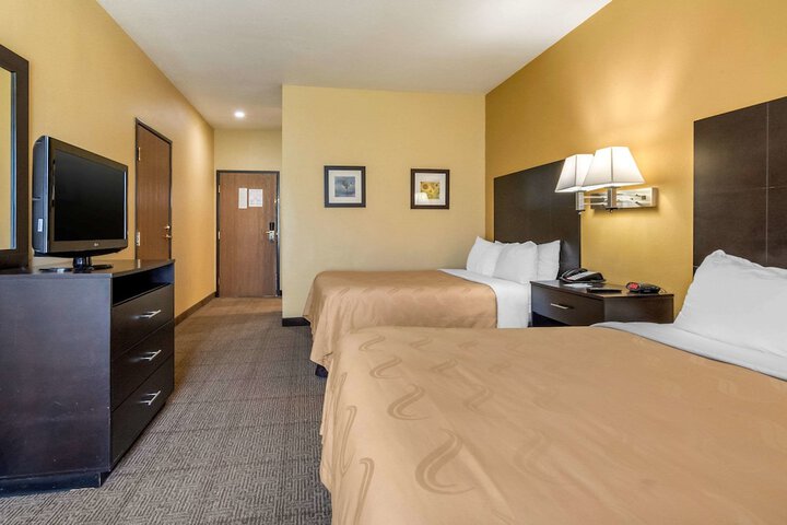 Room 32 of 37
