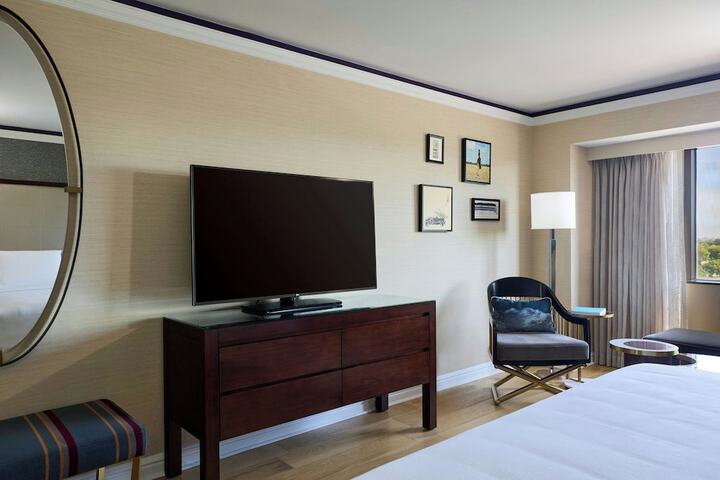 The Henry Hotel Autograph Collection