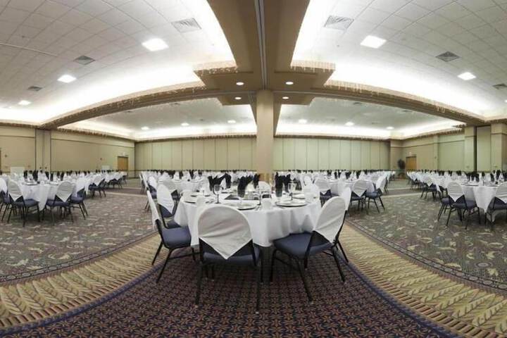 Ballroom/Hall 31 of 31