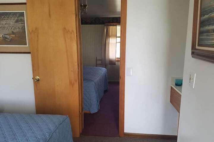 Leonas Motel