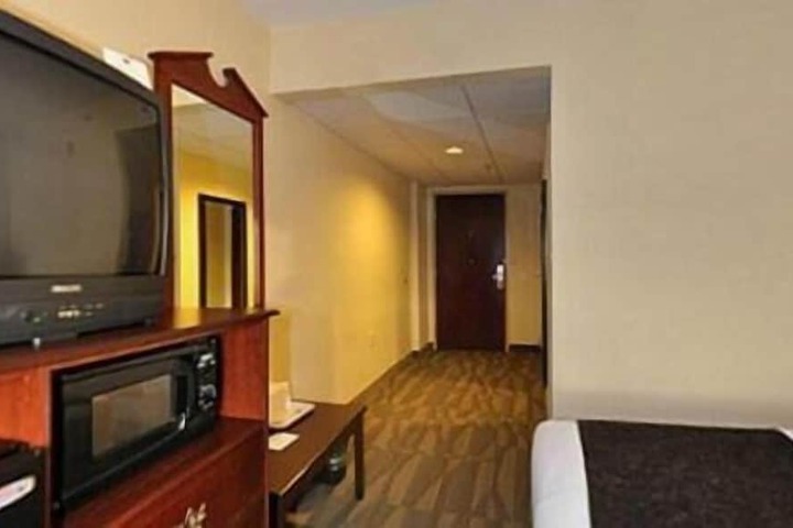 Room 7 of 30