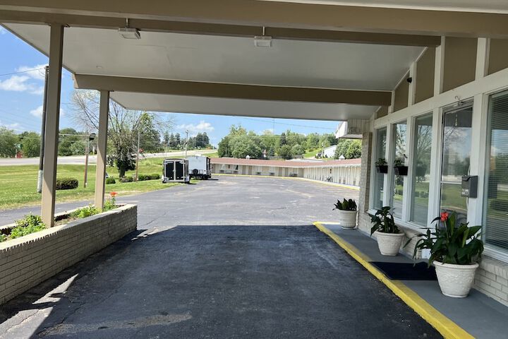 Hotel 7 of 34