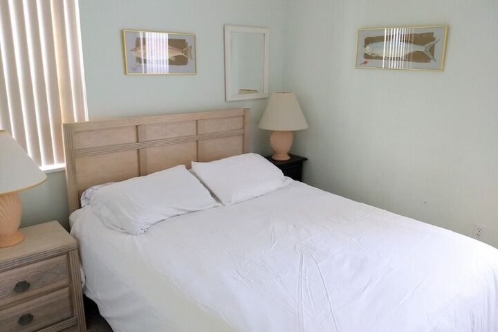 Room 22 of 37