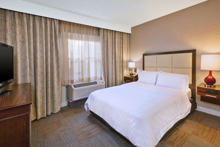 Hampton Inn & Suites Providence / Warwick-Airport
