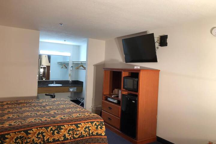 Room 13 of 34