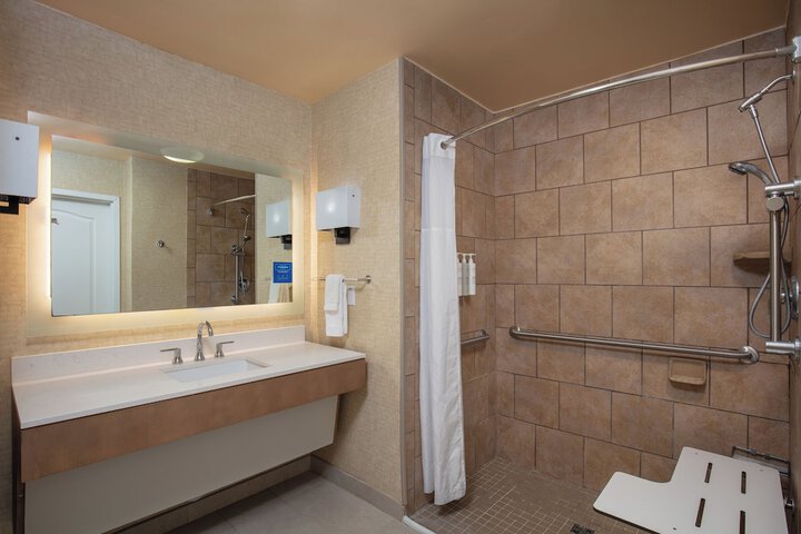 Room 12 of 30