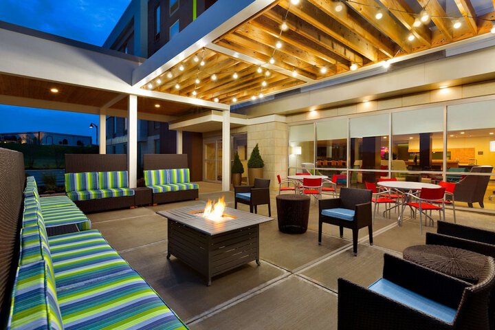Terrace/Patio 25 of 27