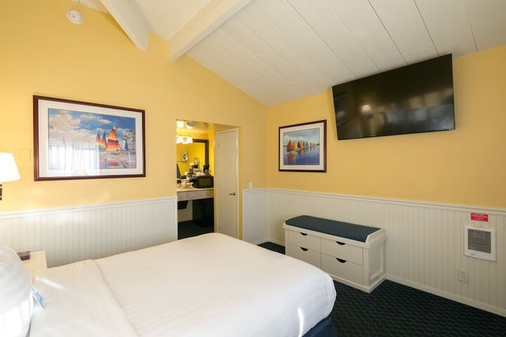 Room 32 of 38