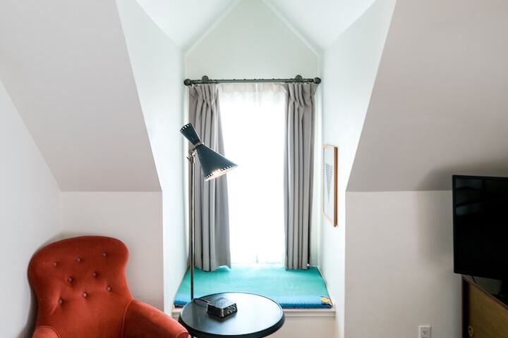 Room 46 of 66